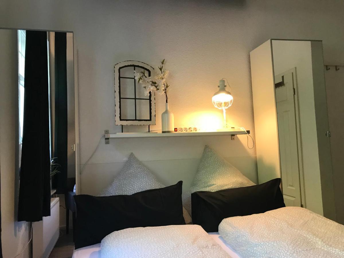 Apartment Am Wall เอมเดน ภายนอก รูปภาพ